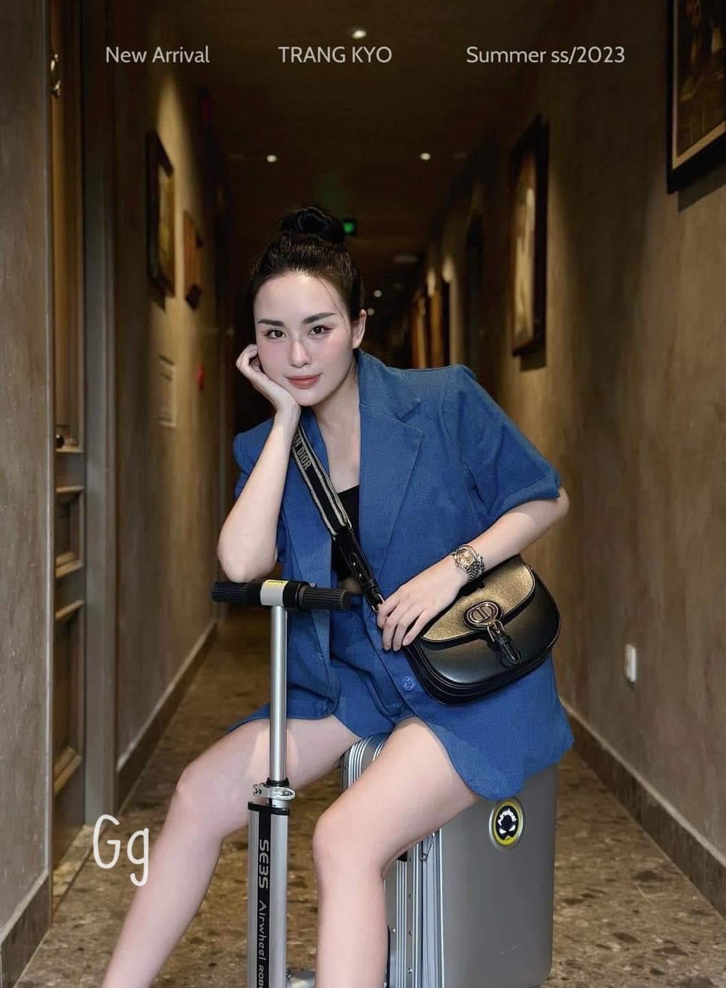 Sét jean 3 món đùi kèm áo trong