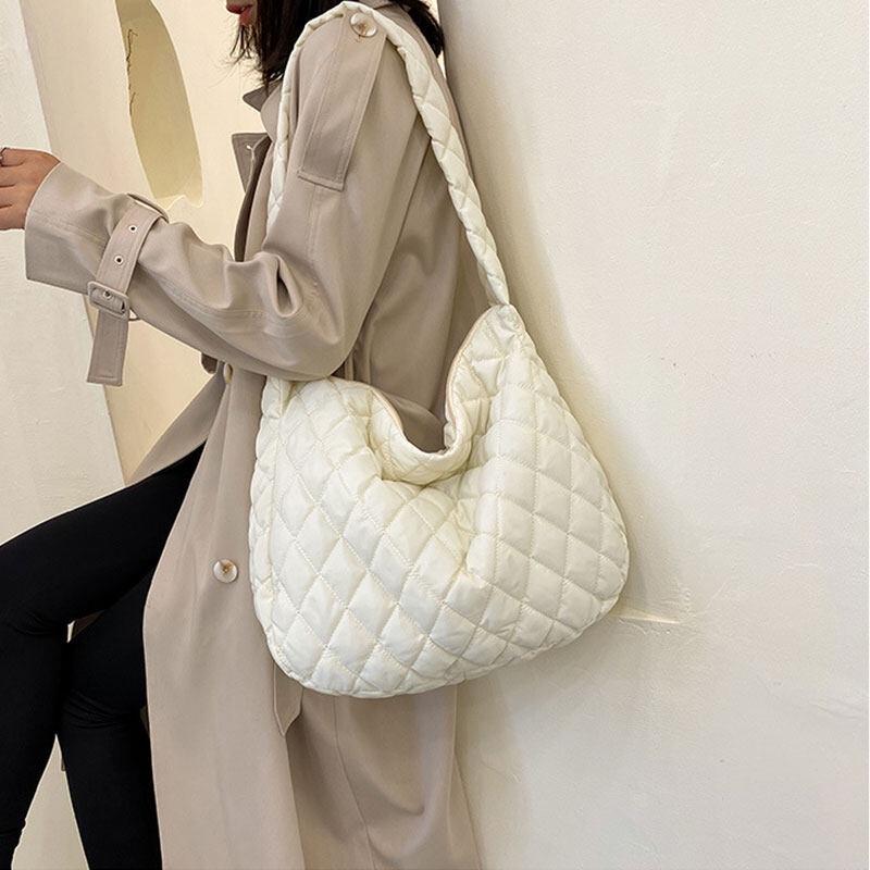 Túi Xách Tote Chất Cotton Cỡ Lớn Gắn Lông Vũ Thời Trang Cho Nữ SJHY0310 MM