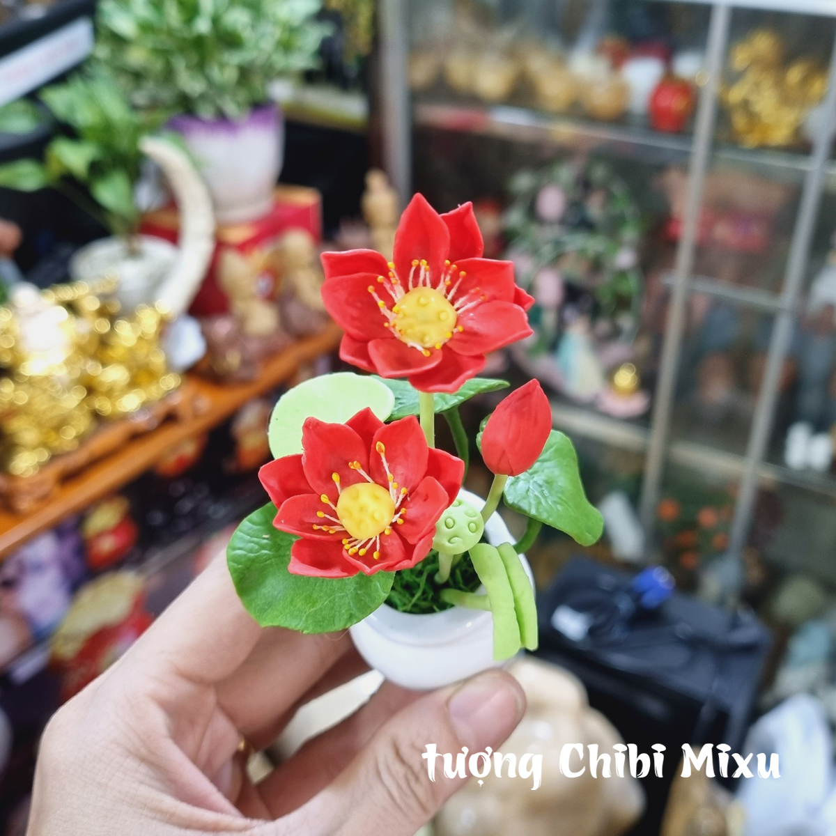 Chậu hoa sen đỏ bằng đất sét Nhật y hình