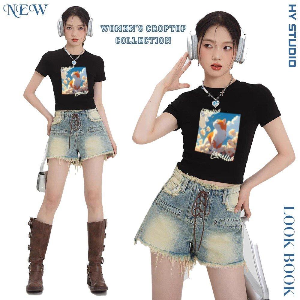 Croptop freesize in hình Mèo Camellia kèm họa tiết dễ thương