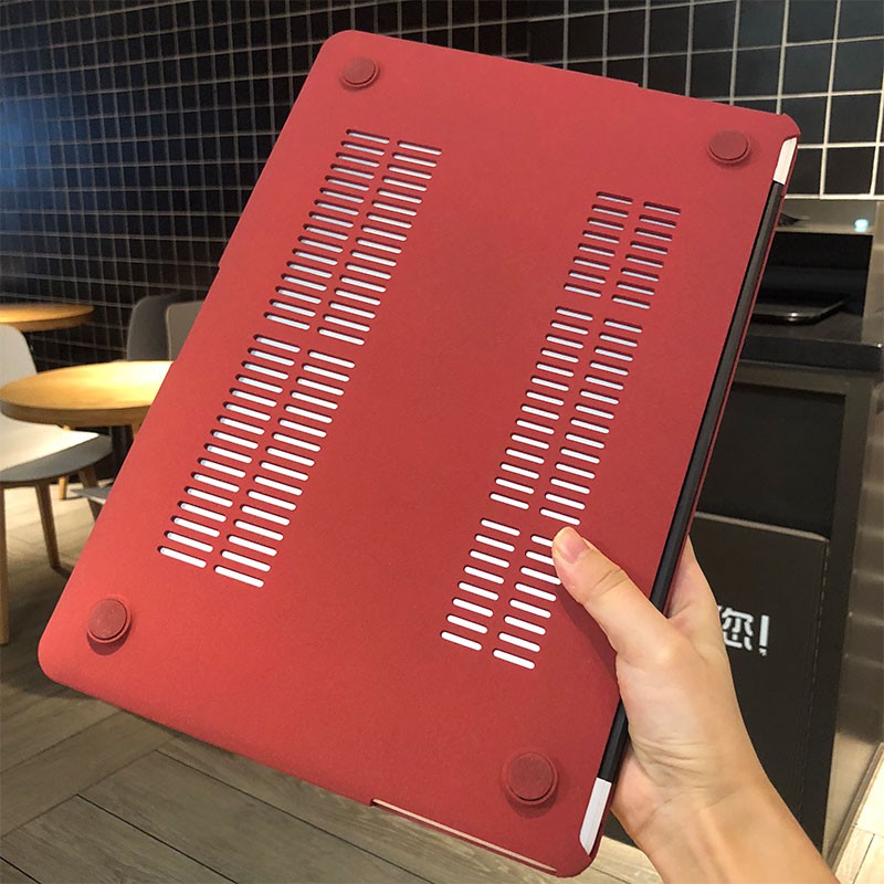 Case Ốp dành cho Macbook đủ size, tặng kèm bộ khăn lau và dây chống gẫy sạc