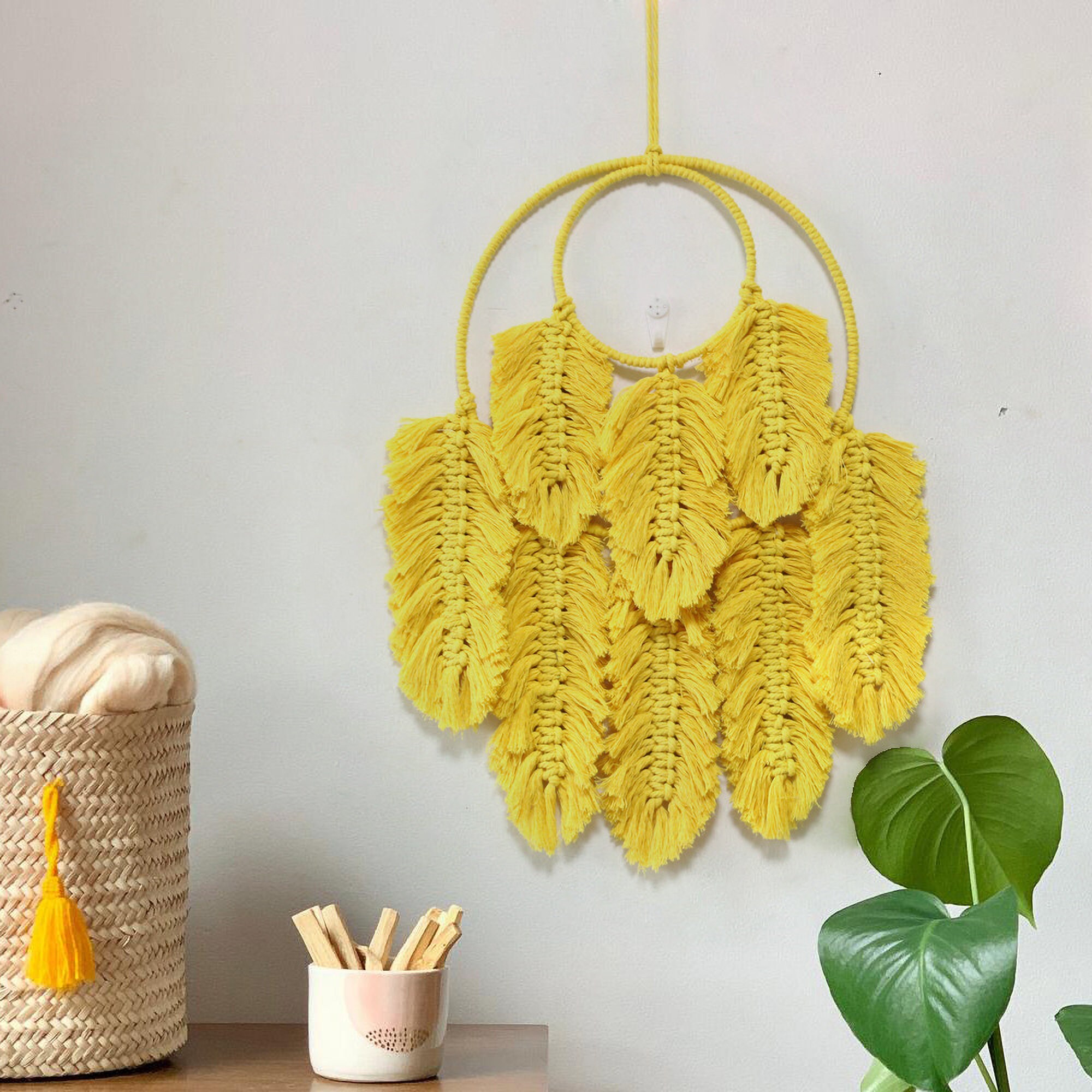 Dream catcher trang trí phòng ngủ, phòng làm việc màu vàng