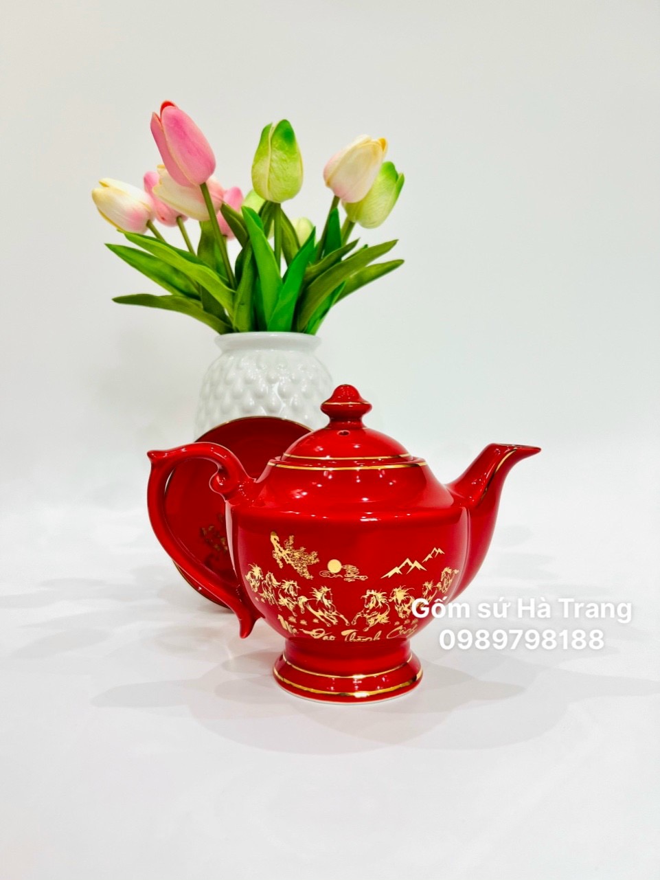 Bộ trà đèn thần men đỏ dung tích 650ml gốm sứ Bát Tràng cao cấp hoạ tiết mã đáo thành công