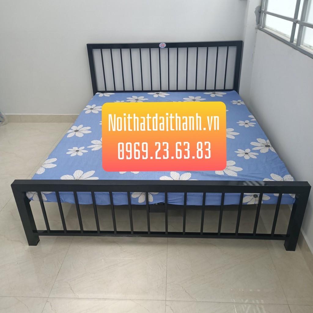 Giường sắt mỹ nghệ vuông Đại Thành 1m6x2m