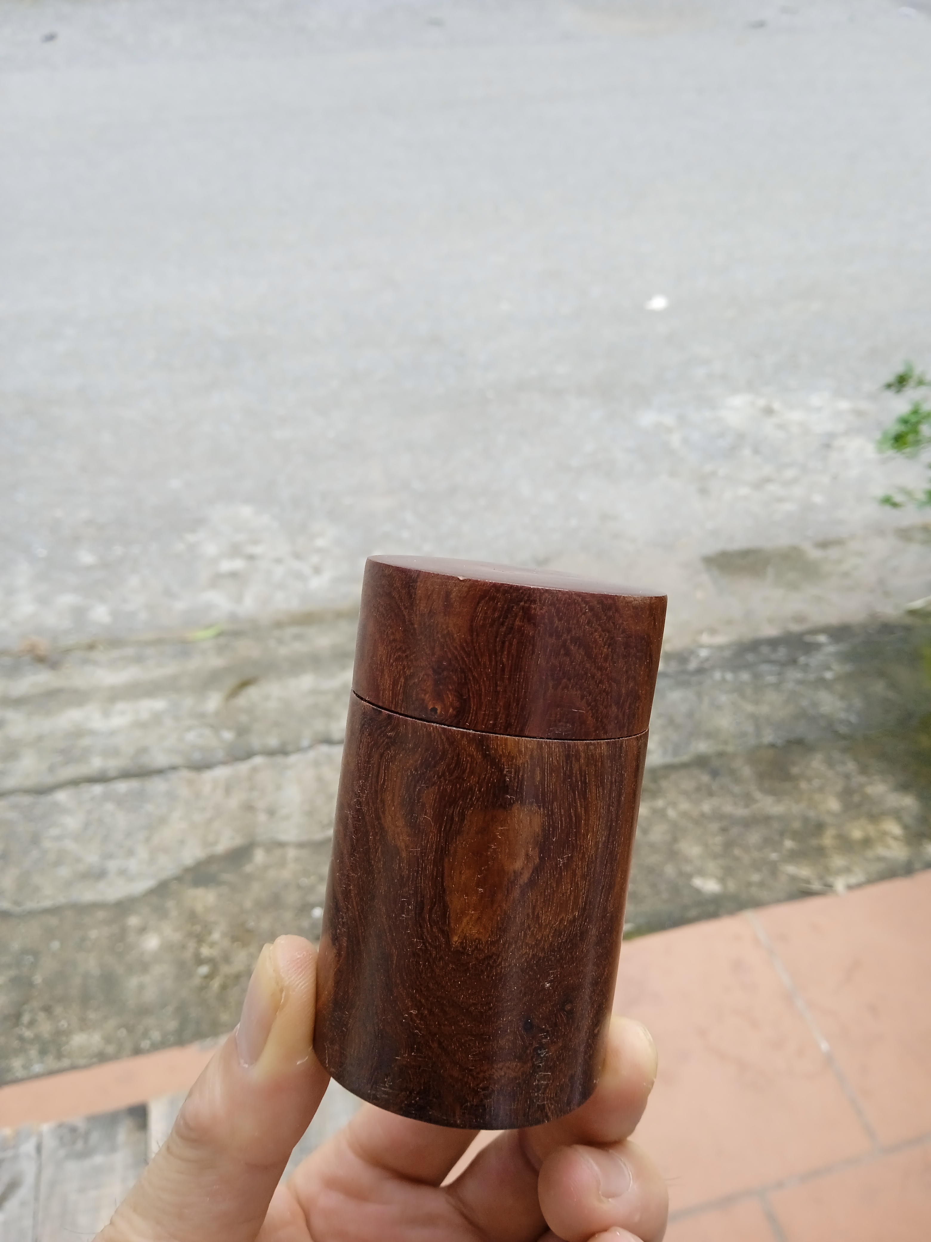 Lọ đựng tăm gỗ trắc NH HOME hình trụ