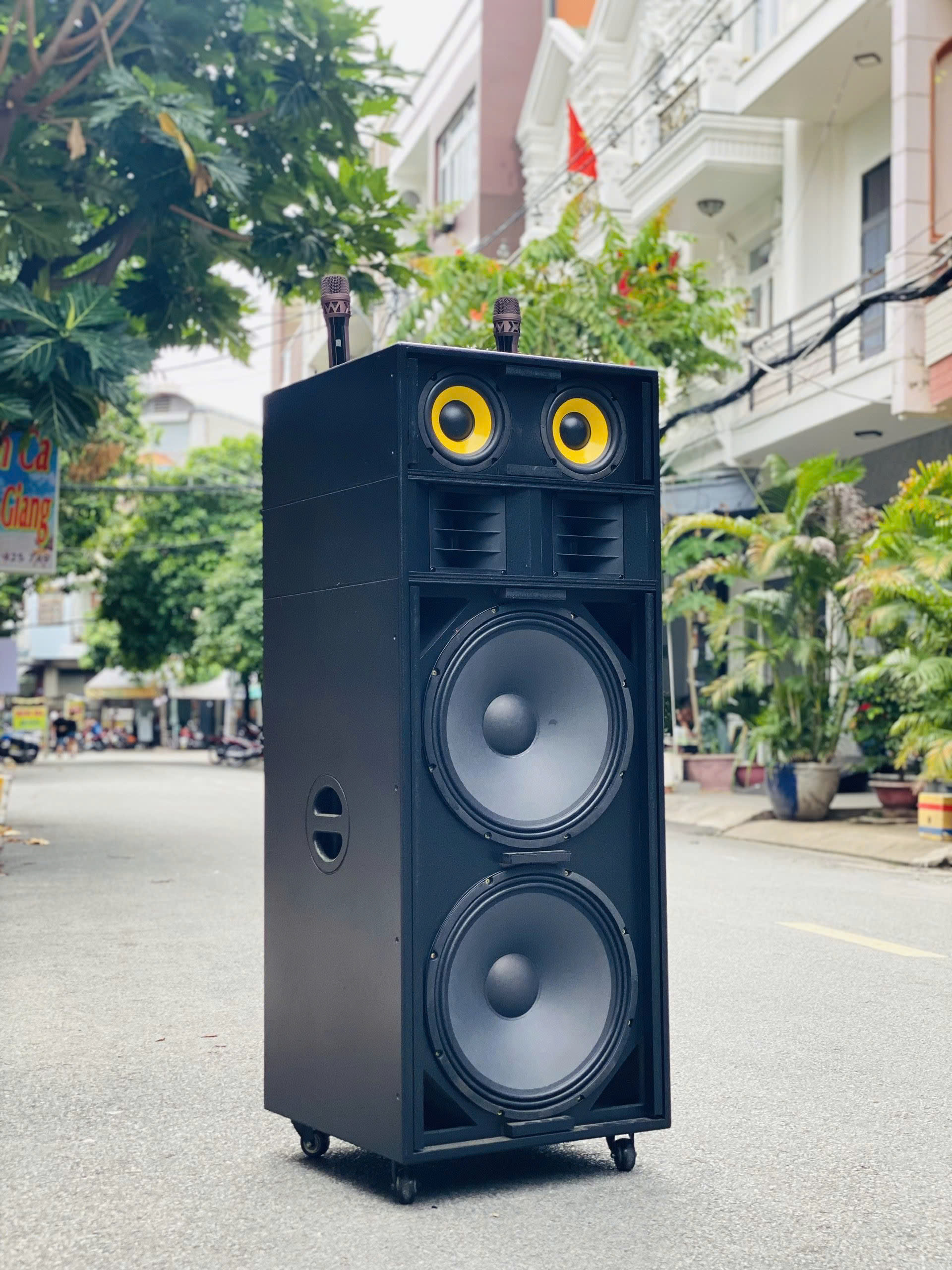 Loa Kéo Công Suất Lớn MTMAX KB01 Công Suất 1000W Bass đôi 40cm Âm Thanh Uy Lực Đi Kèm 2 Micro Karaoke Hát Nhẹ Vang Sâu. HÀNG CHÍNH HÃNG