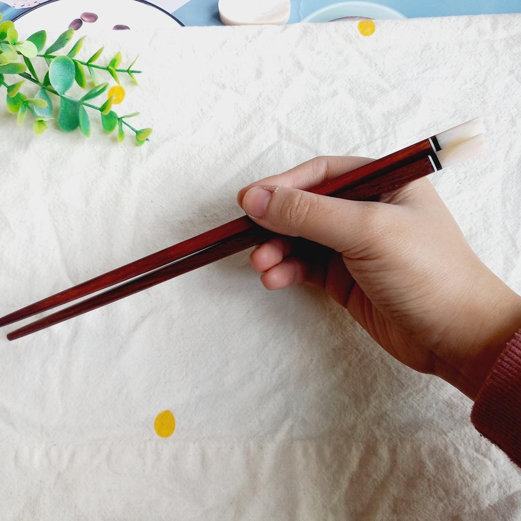 ĐŨA GỖ TRẮC ĐỎ CỠ 24-25 CM, ĐŨA GỖ ĂN CƠM, CHỤP ẢNH TRANG TRÍ