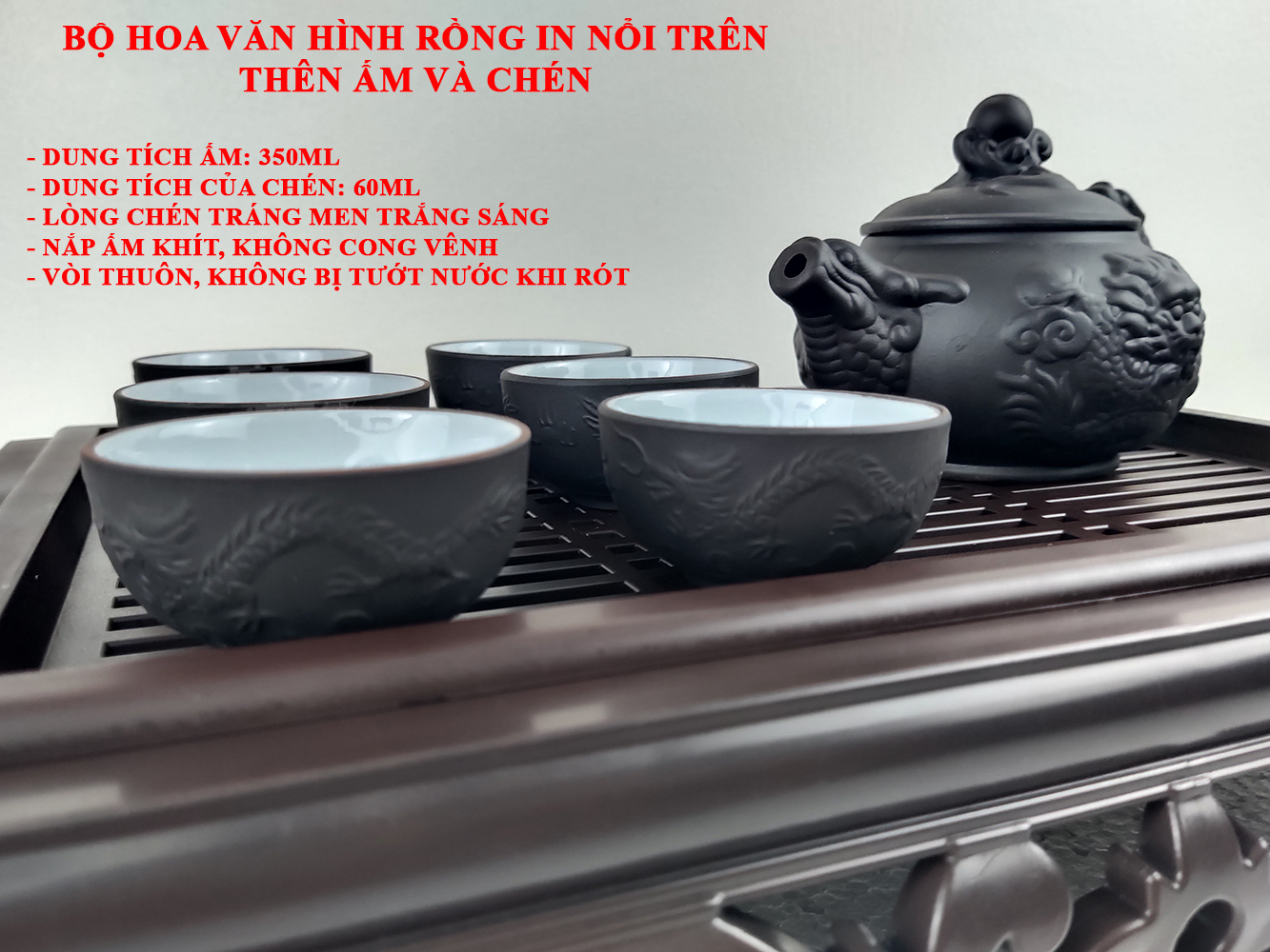 Bộ ấm chén uống trà cao cấp gốm bát tràng chất liệu gốm tử sa màu nâu đỏ khắc họa tiết đẹp tráng men trắng xanh tặng kèm khay trà nhựa giả cổ Song Long.