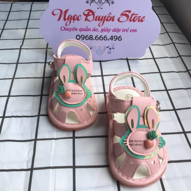 Sandal nơ bé gái đế mềm cho bé tập đi, hình cà rốt siêu dễ thương - Có chuông kêu leng keng