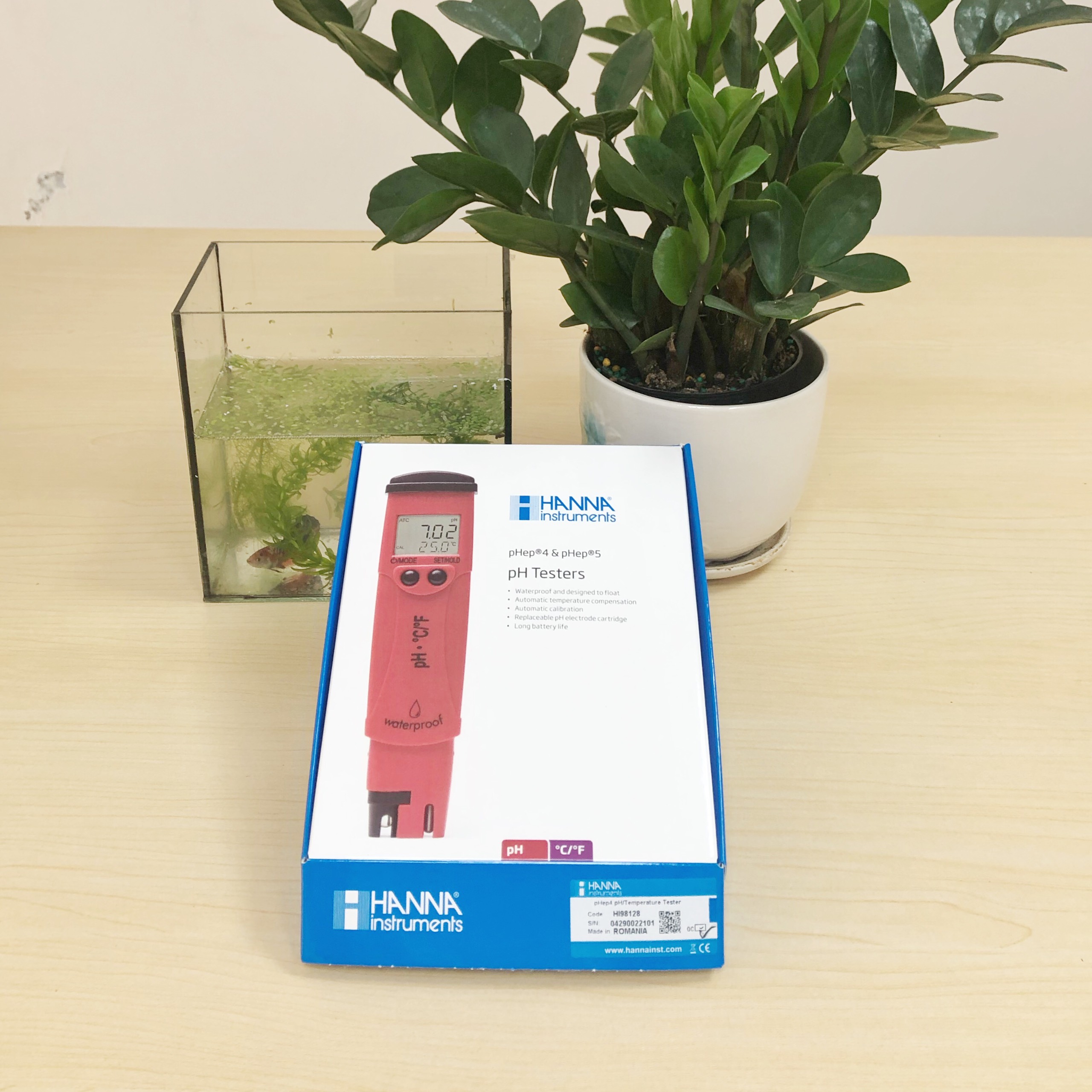 Bút đo độ pH/Nhiệt độ với độ phân giải 0.01pH và Độ chính xác pH: ±0.05 HANNA pH HI98128 - Hàng chính hãng