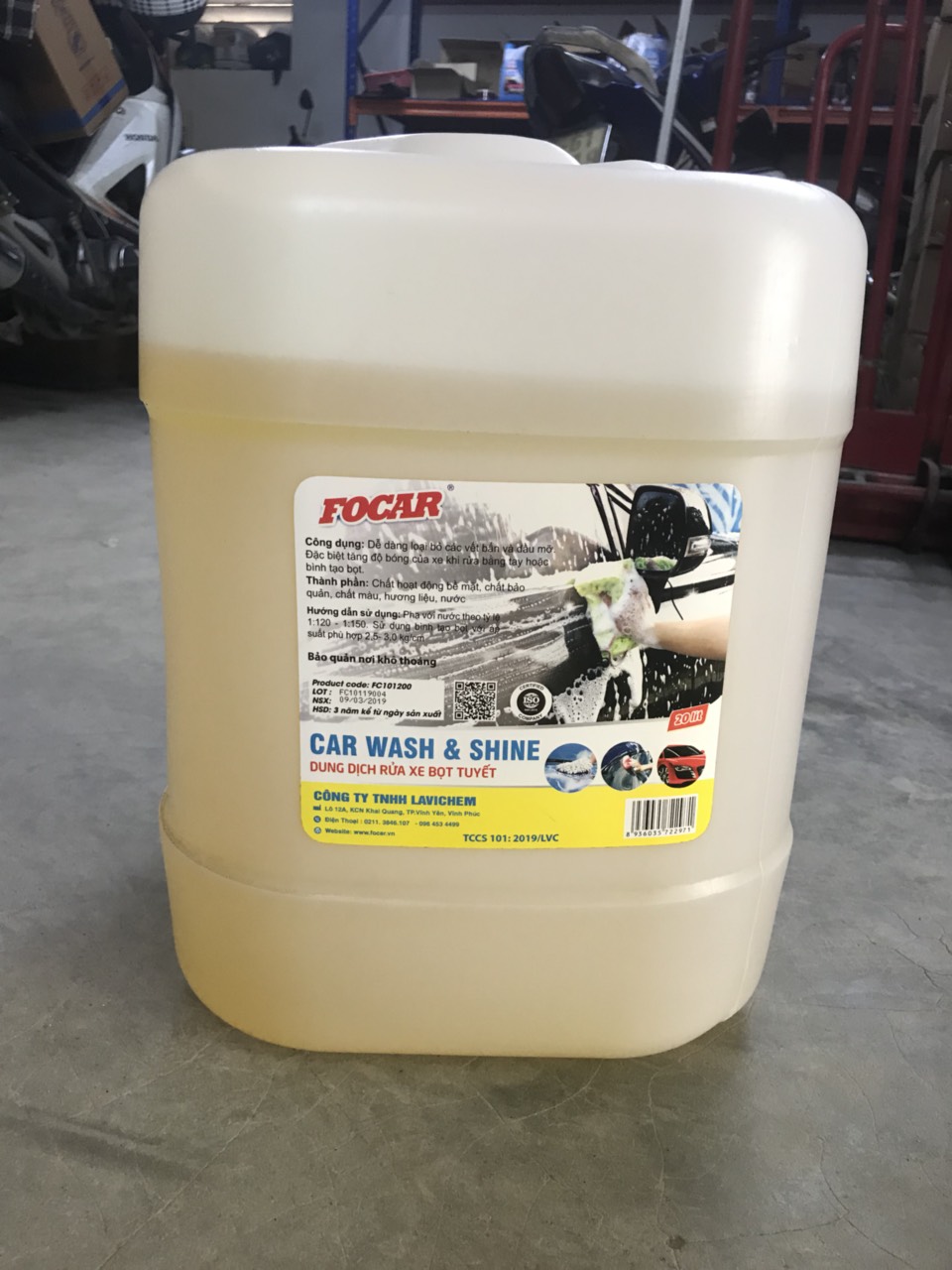 Dung dịch rửa xe bọt tuyết dưỡng bóng vỏ sơn FOCAR Car Wash &amp; Shine đậm đặc 1:120 - Can 20L