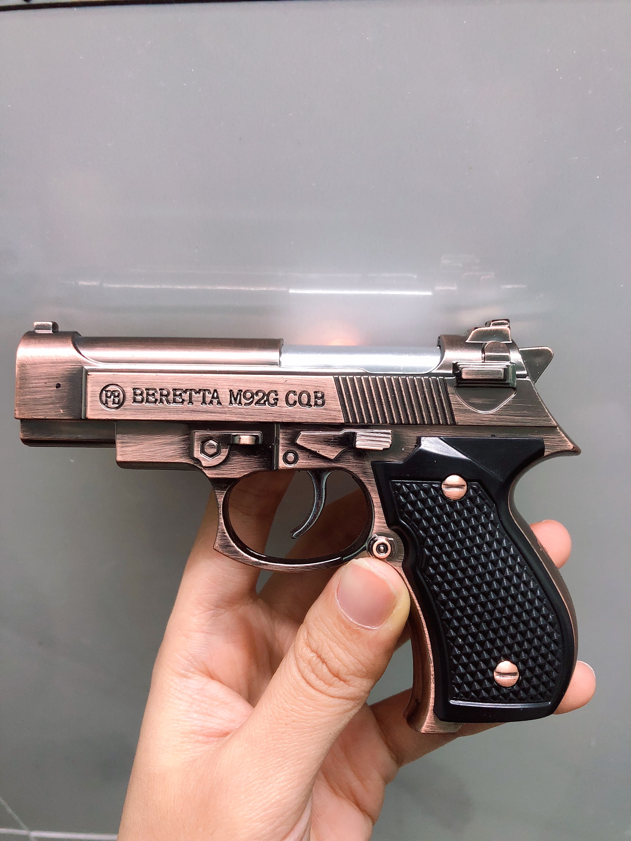 Hột quẹt bật lửa khè hình súng M92  - .