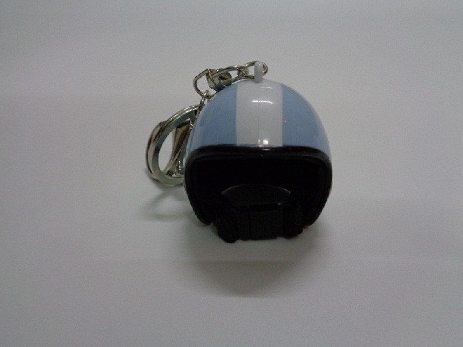 MÓC KHÓA "KIU CON SILICON" ĐỘI NÓN BẢO HIỂM - Màu ngẫu nhiên