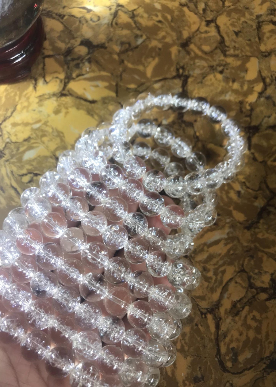VÒNG THẠCH ANH TRẮNG TUYẾT CHIẾU 10MM NỮ MẠNG KIM MẠNG THUỶ ĐEO ĐẸP NÈ MẤY CHỊ ĐÁ THIÊN NHIÊN