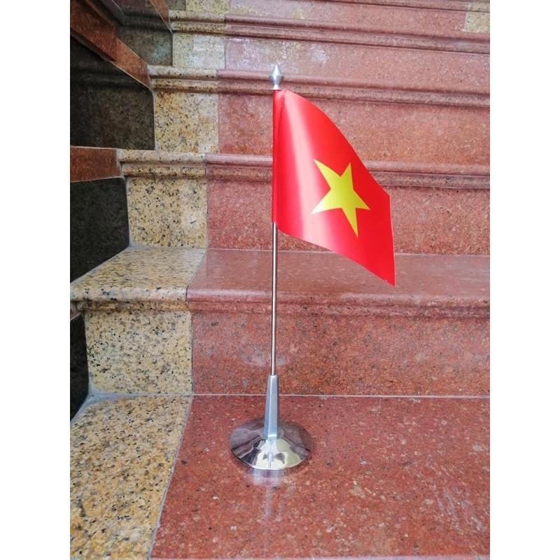 Cờ tổ quốc đặt bàn