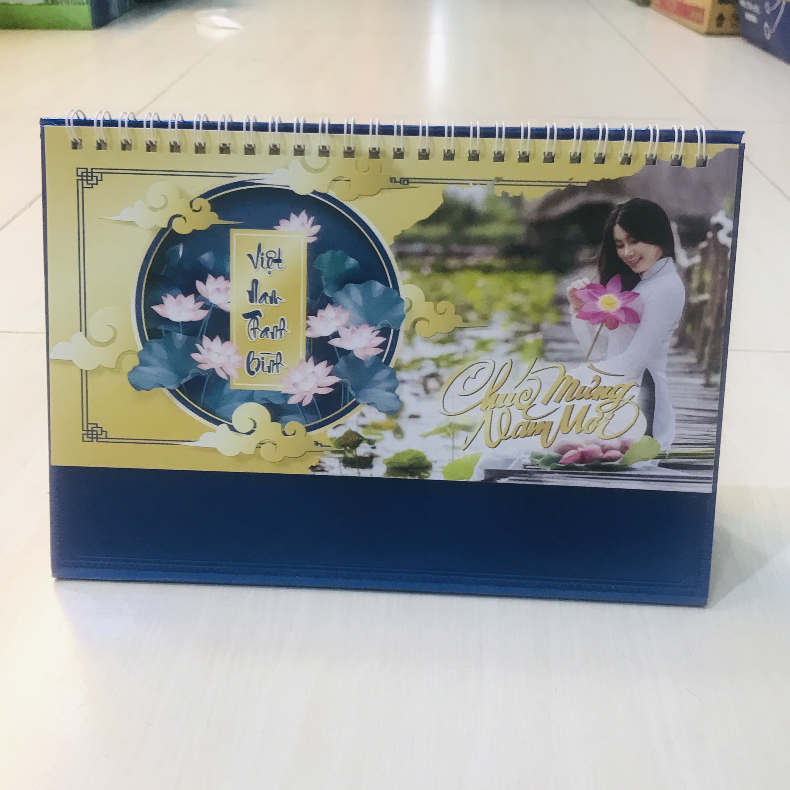 Lịch để bàn 2024kích thước 24cm*16cm có ngày âm