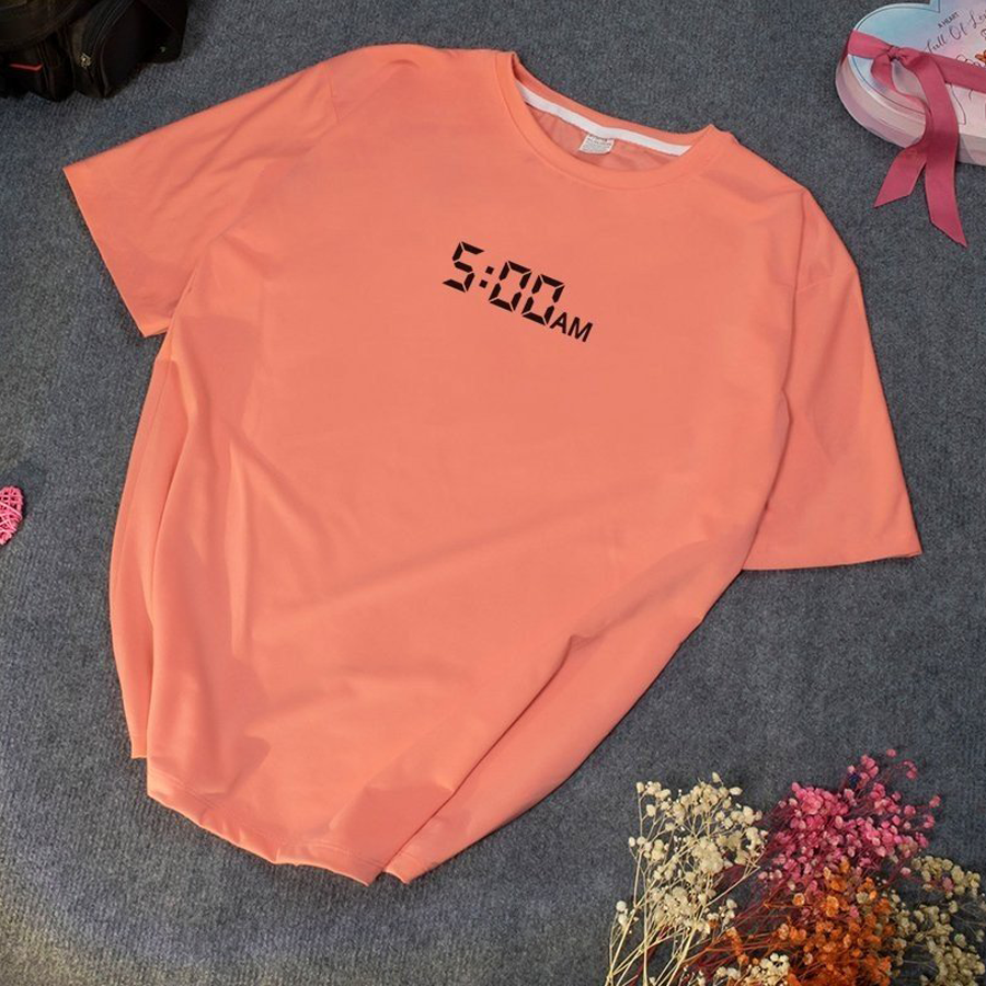 Áo Thun Nữ Tay Lỡ Màu Xanh Rêu In Số 5h Sáng AM Áo Phông Nữ Đẹp Local Brand DLX