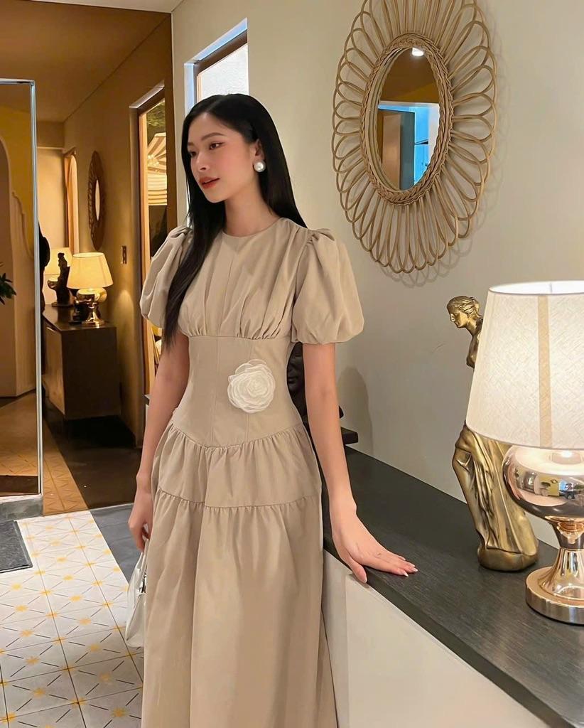 Đầm xoè tay phồng xếp li eo