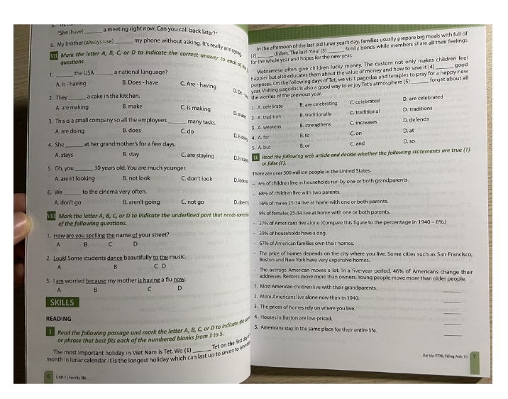 Sách - Bài tập phát triển năng lực Lịch Sử và Địa Lí 7