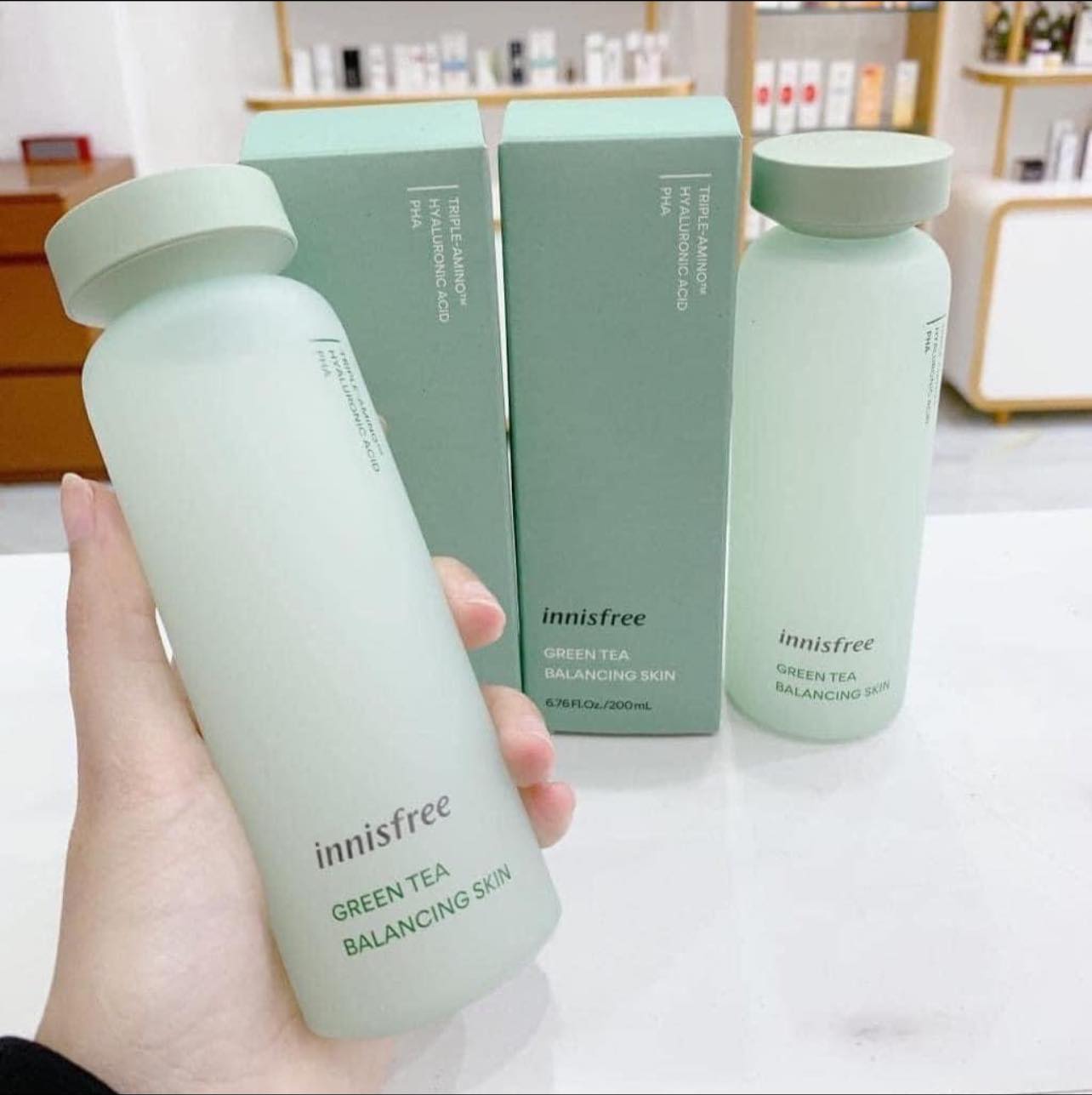 Nước Hoa Hồng Innisfree Green Tea Balancing Skin 200ml ( không xuất hóa đơn đỏ )