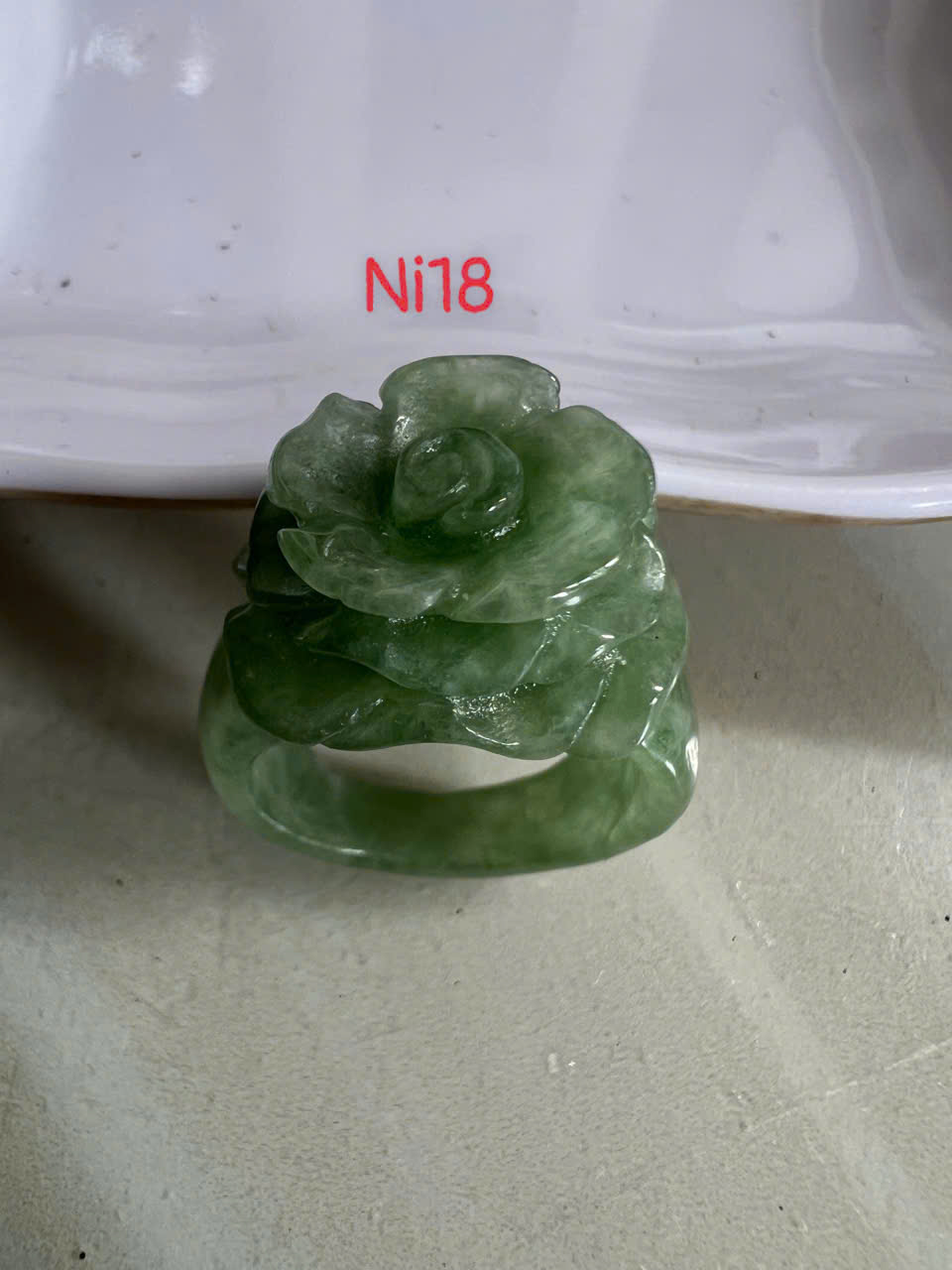 Nhẫn Nữ mới chạm Bông Hồng Nổi Đá Cẩm Thạch Tự Nhiên màu Xanh Rêu đẹp Ni 18mm đeo tay xinh ạ