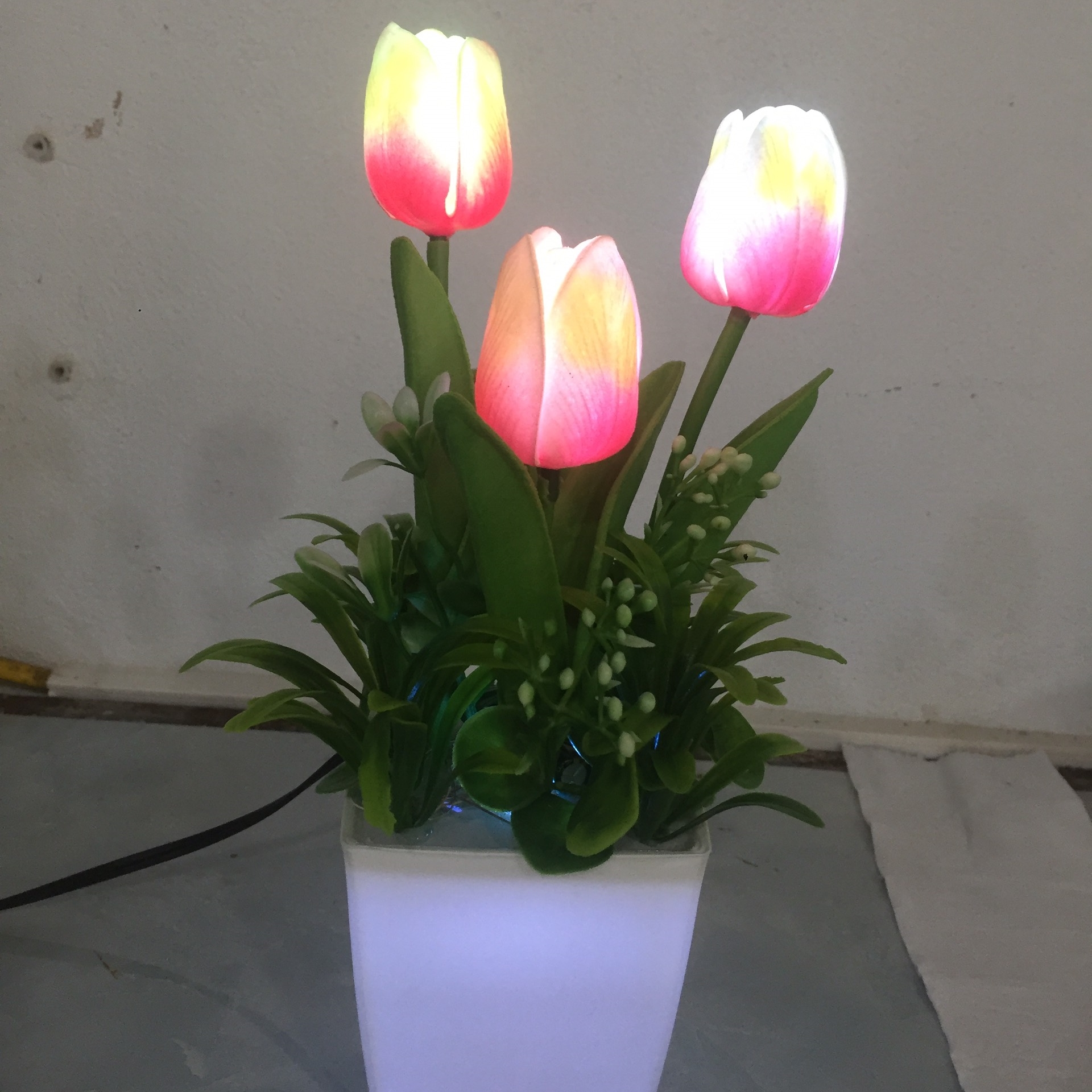 Đèn Ngủ Hoa Tulip PU giống thật 3 bông - Hoa Tulip PU - Hoa giả giống thật.