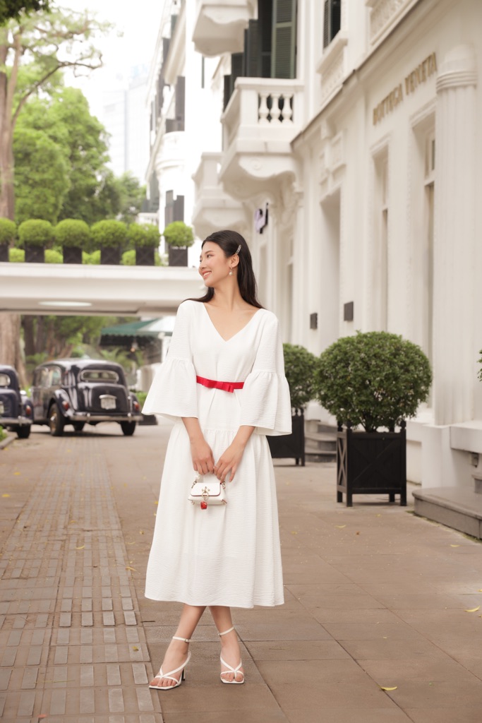 Đầm suông hạ eo, tay chuông, cổ V trước sau DRE4023 CLARA MARE