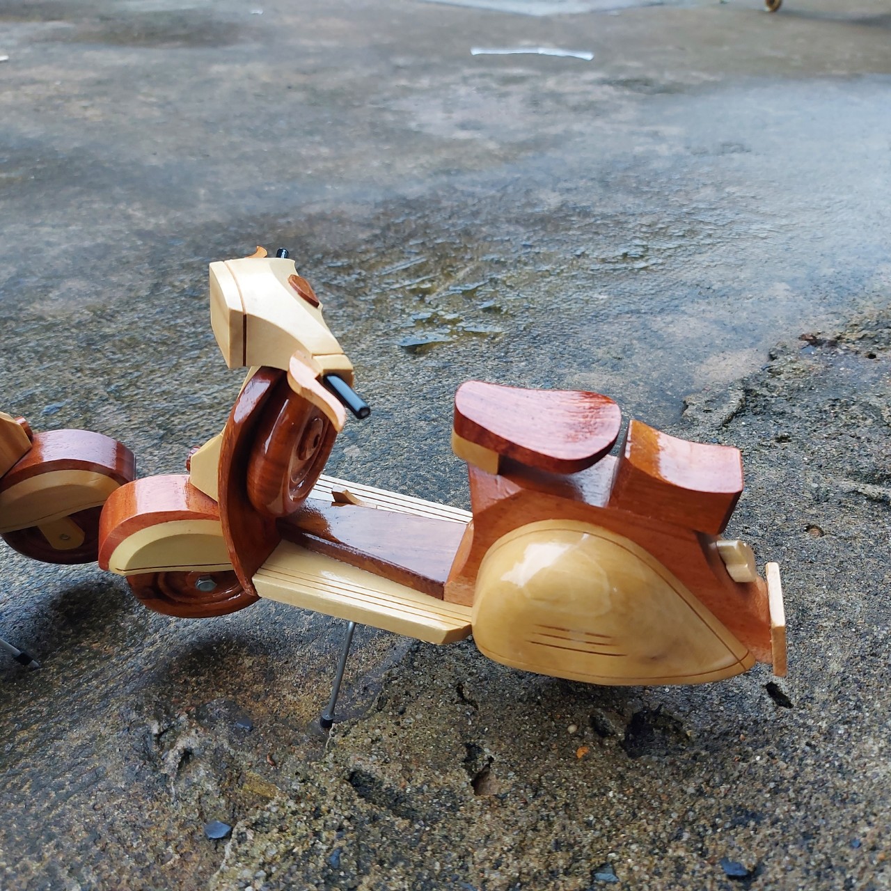 XE VESPA MÔ HÌNH GỖ SIÊU ĐẸP NGANG 20CM