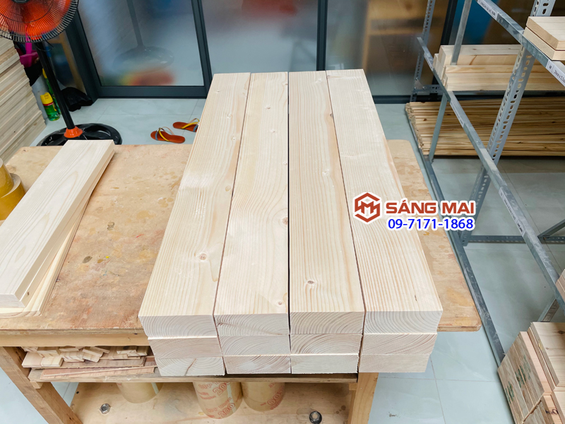 Thanh gỗ thông 5cm x 10cm x dài 1m + láng mịn 4 mặt
