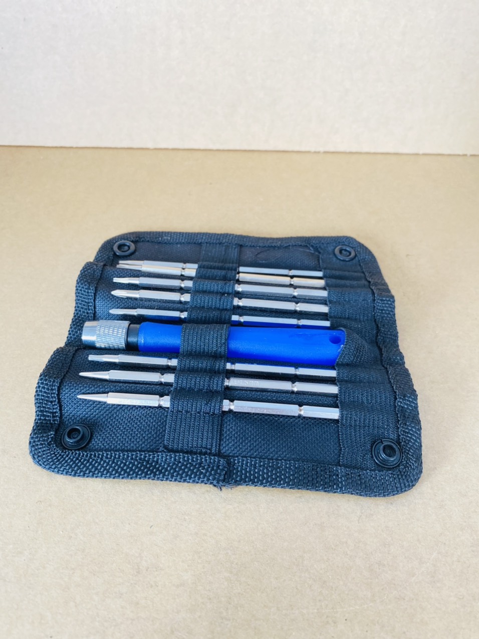 Bộ tua vít 16 đầu cao cấp có bao đựng