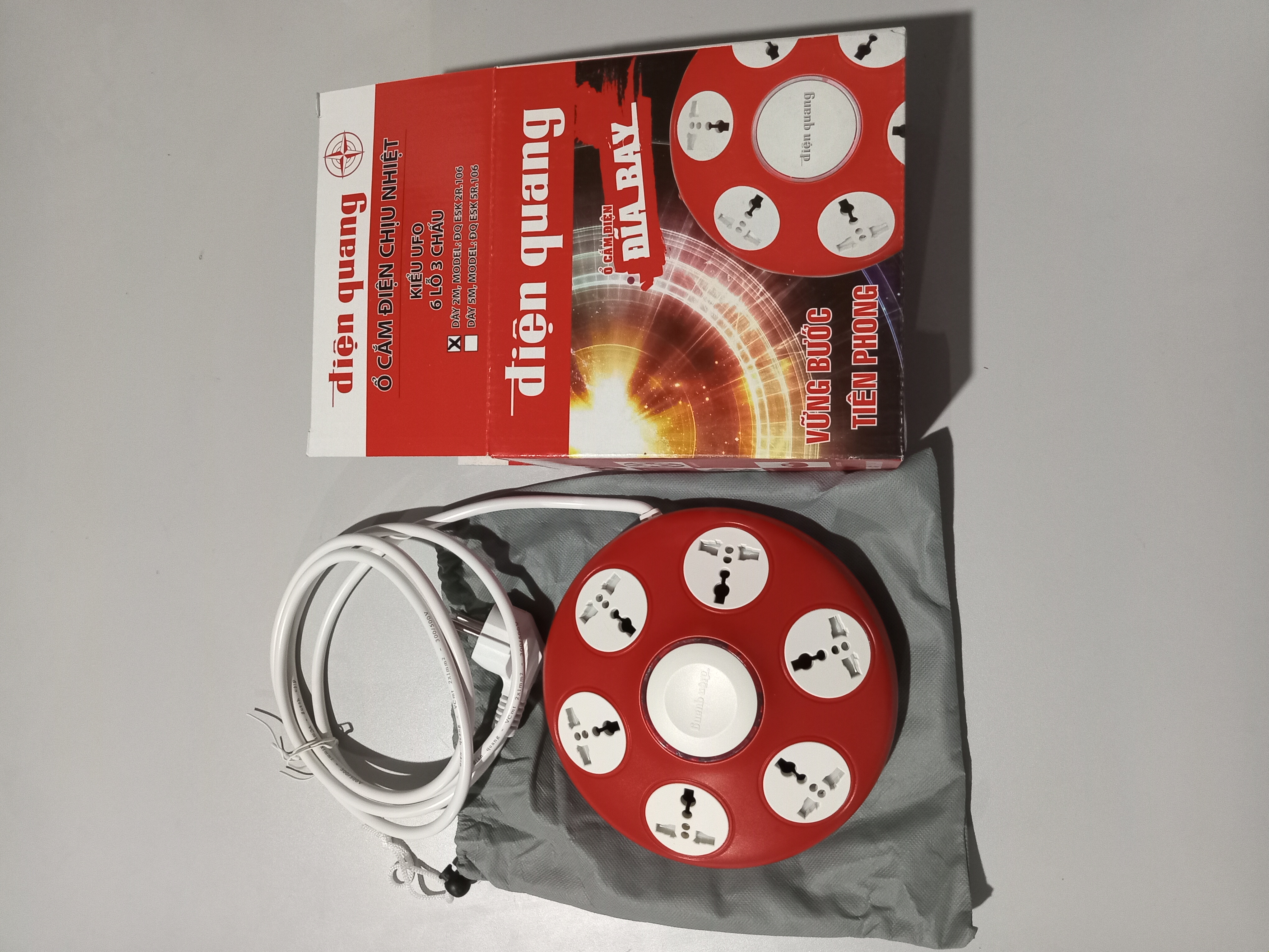 Ổ cắm Điện Quang ĐQ ESK.106 dây dài 2 mét