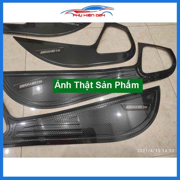 Bộ ốp tapli Hyundai I10 2021-2022 vân Cacbon chống xước va đập khi mở cửa và làm đẹp xe