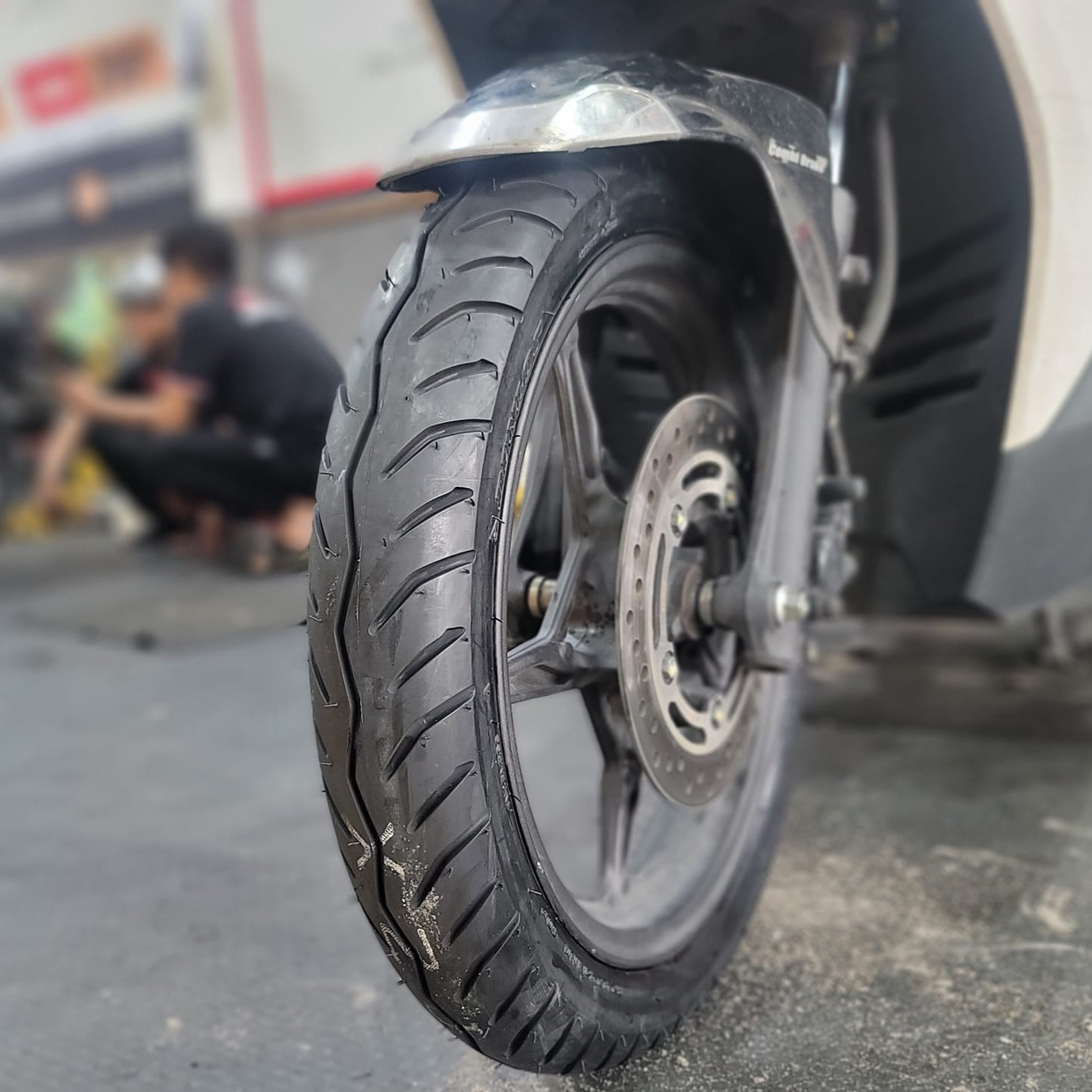 Vỏ Dunlop D115 (80/90-14 - 90/90-14) cho Air Blade, Vision, Vario, Click Thái, Genio, Beat...các đời