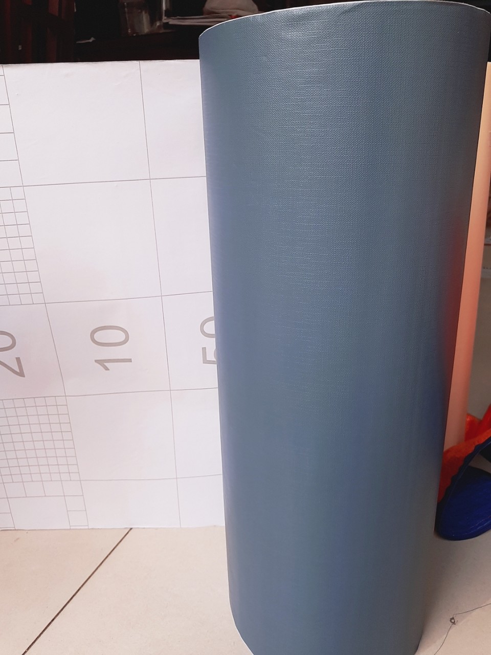 GIẤY DÁN TƯỜNG KHỔ 45CMX10M XANH DƯƠNG ĐẬM NHÁM