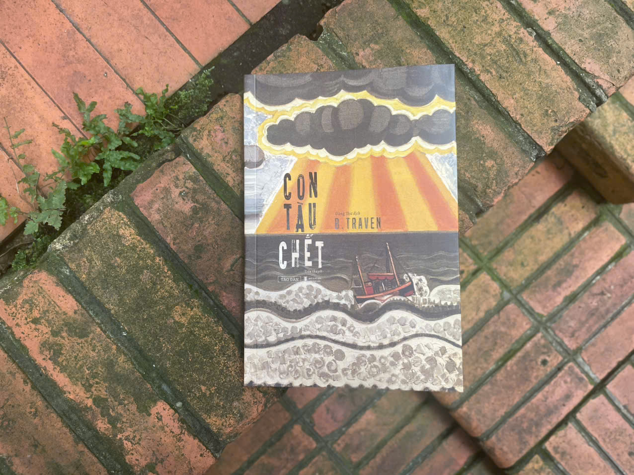 Sách Con Tàu Chết