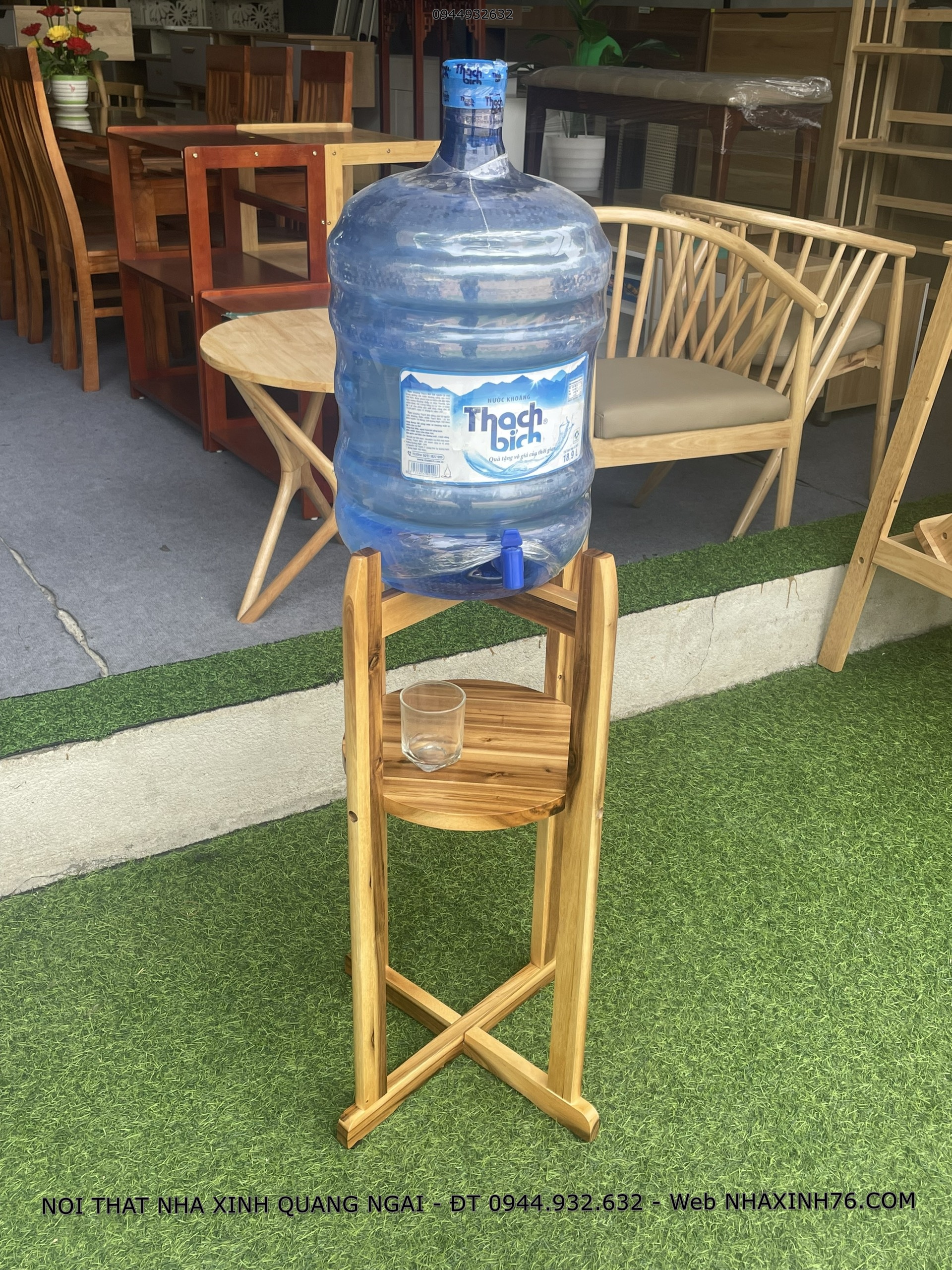 KỆ ĐỂ BÌNH NƯỚC GỖ TỰ NHIÊN