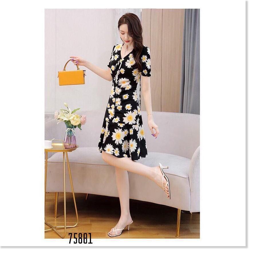 ĐẦM XÒE TAY NGẮN CỔ CHỮ V HOA