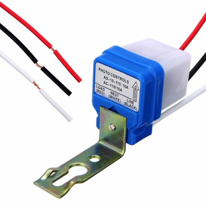 Thiết bị cảm biến ánh sáng biến bóng đèn thường thành bóng đèn cảm ứng tự động tắt mởSIGATO SGT 8179