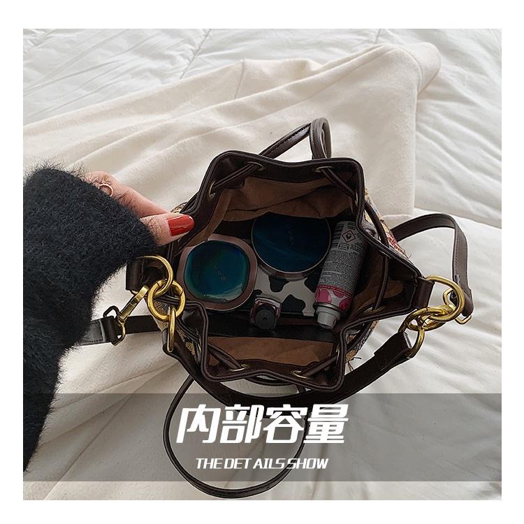 Wholesale fashion new bucket bag canvas bear pattern women's bag drawstring exquisite handbag women's bag shoulder cross-body bag