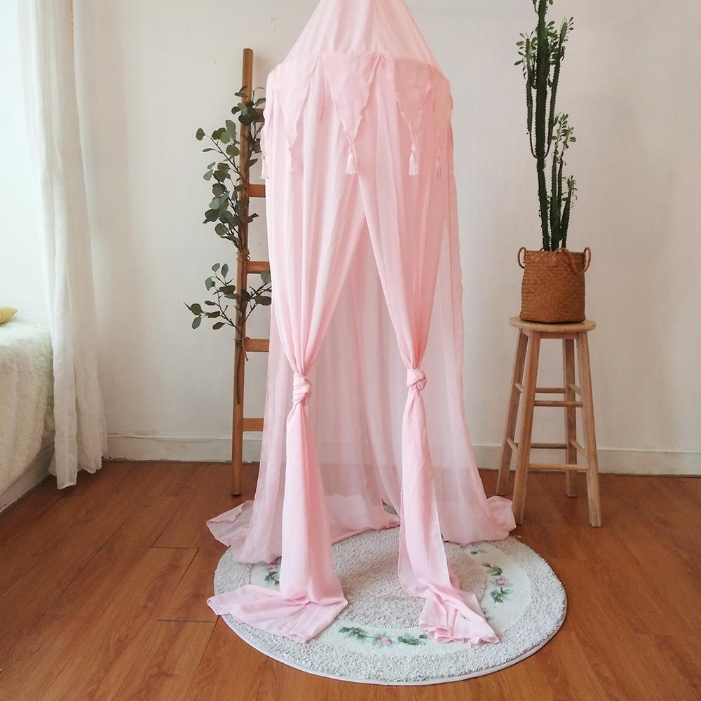 Lều treo công chúa tua rua trang trí phòng trẻ