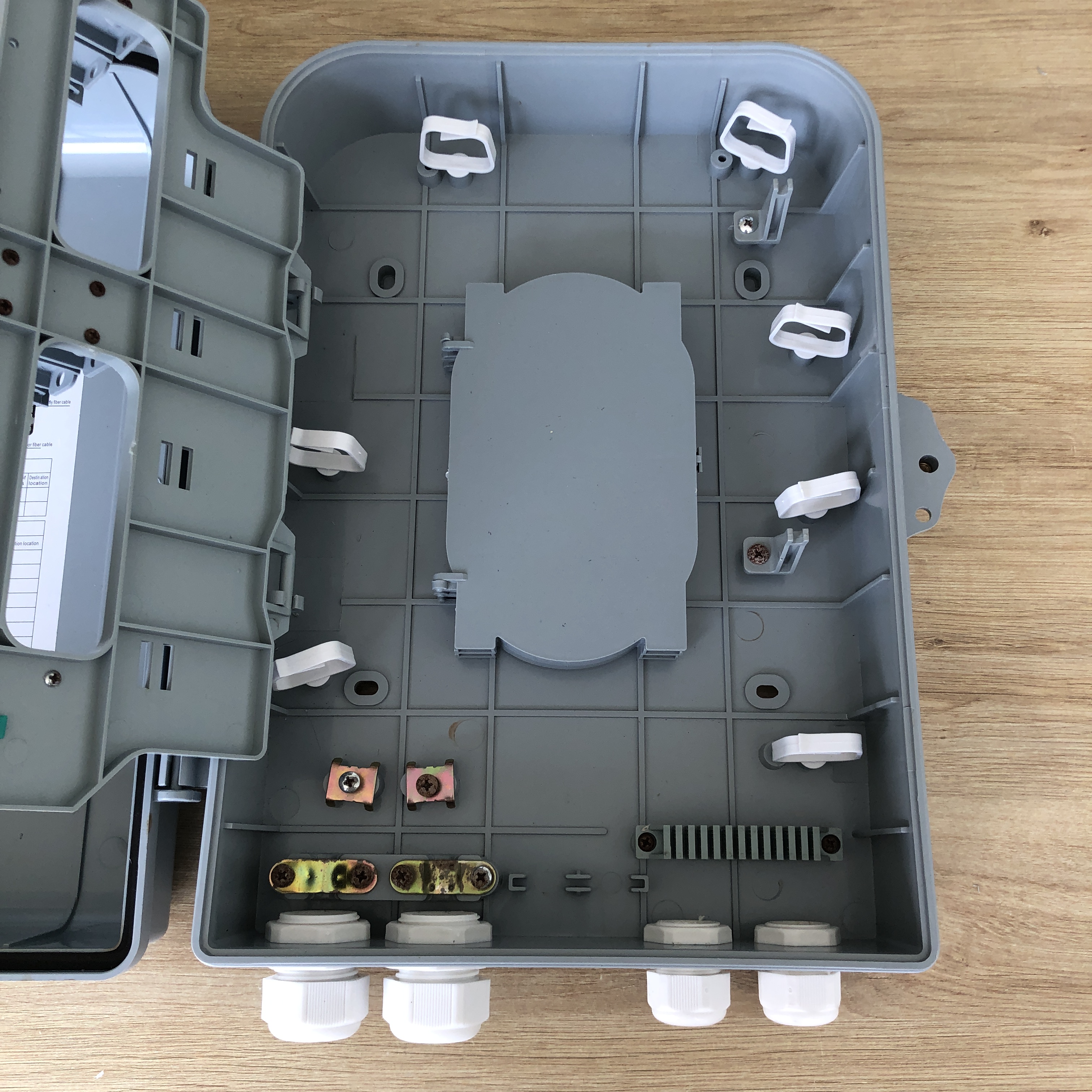 ODF quang 4 khe cắm chia quang PLC module (chưa gắn chia quang, gắn bao nhiêu chia quang bấy nhiêu FO), plastic