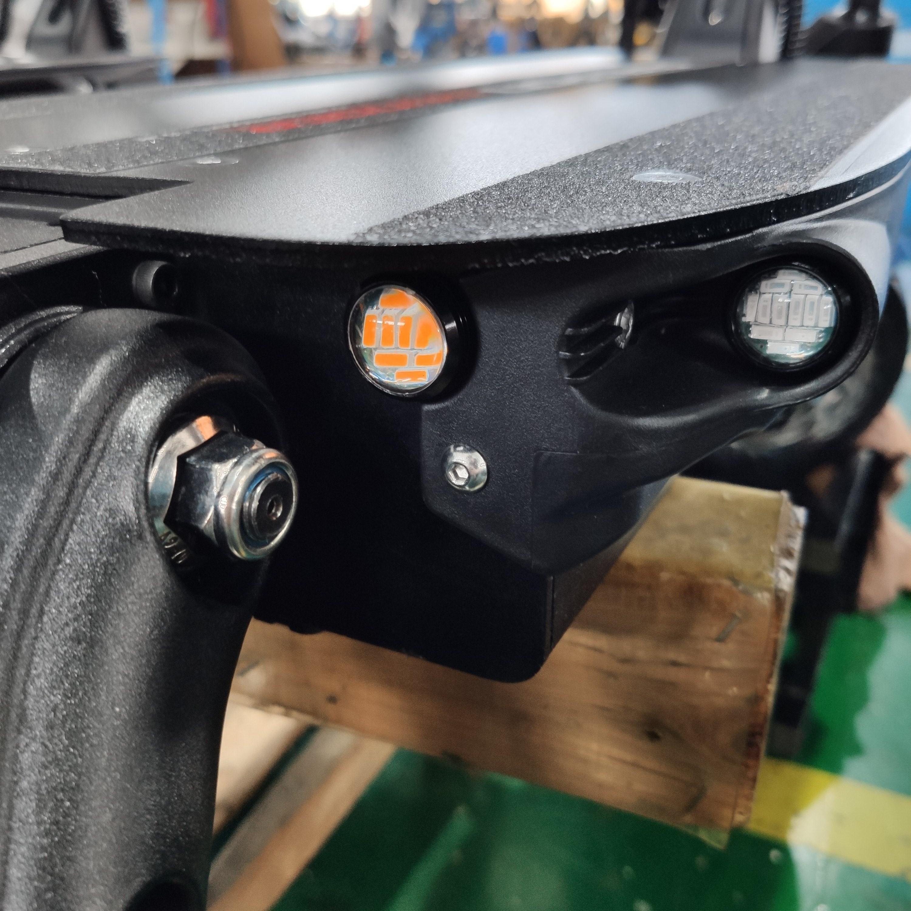 Đèn LED nguyên bản của xe máy điện DUALTRON tỏa sáng đèn báo nhấp nháy 12V Color: other rear side