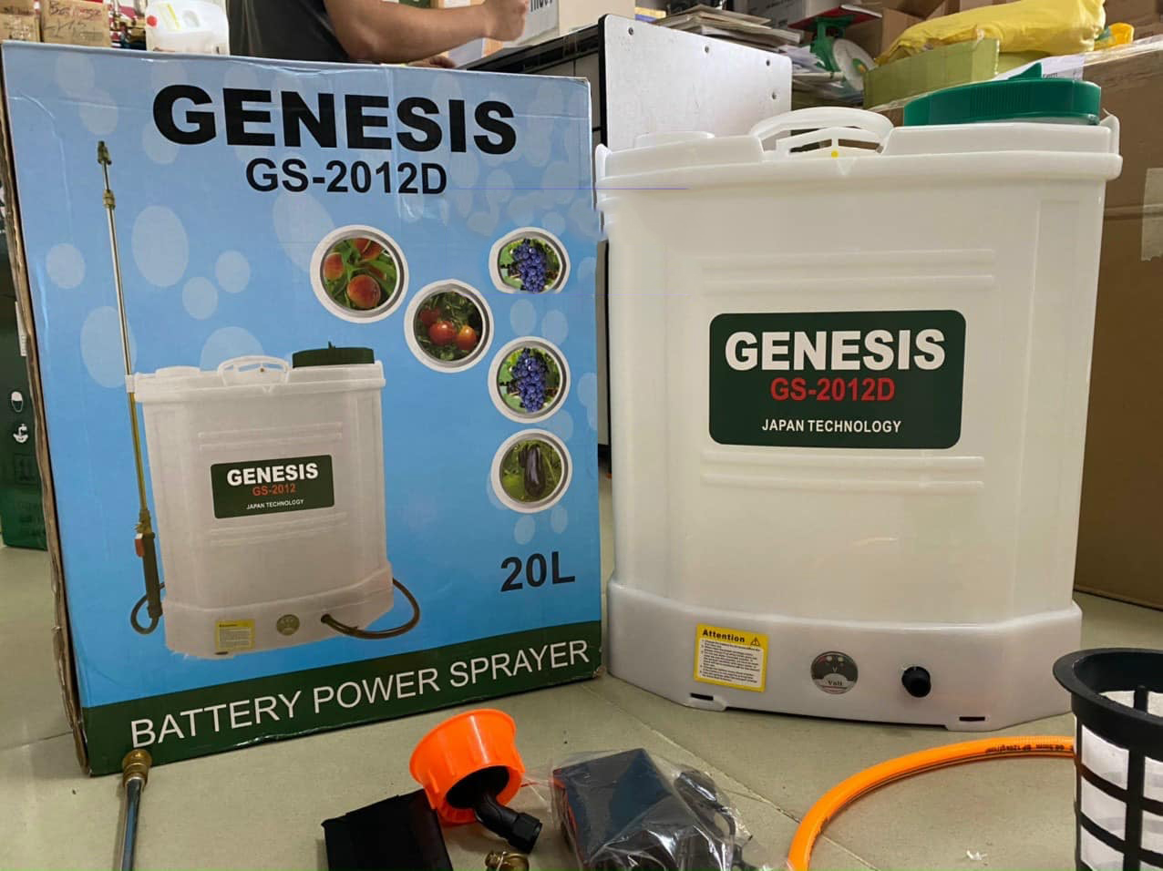 Bình Phun Xịt Điện 18L Genesis GS-2012D Bơm Đôi