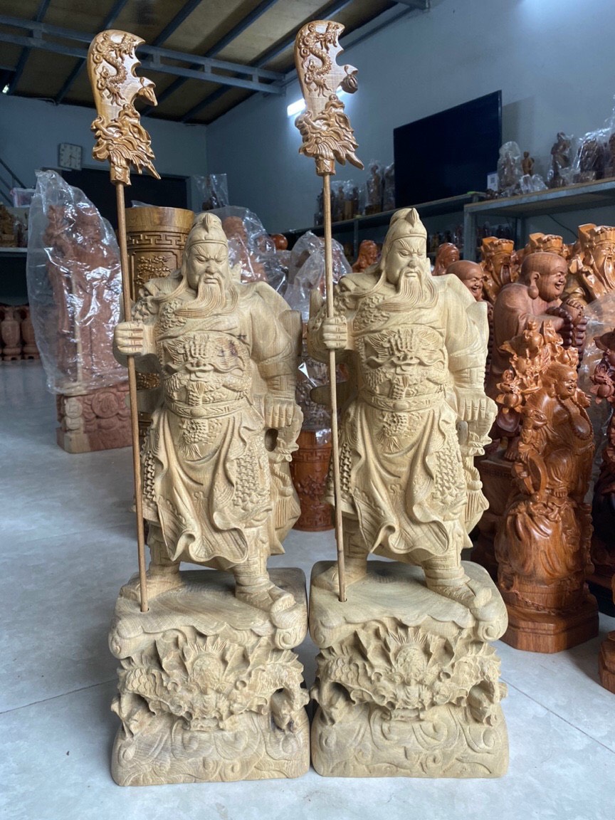 Cập tượng quan văn ,quan võ khổng minh gia cát lượng và tượng quan công gỗ bách xanh thơm nức cao 60cm