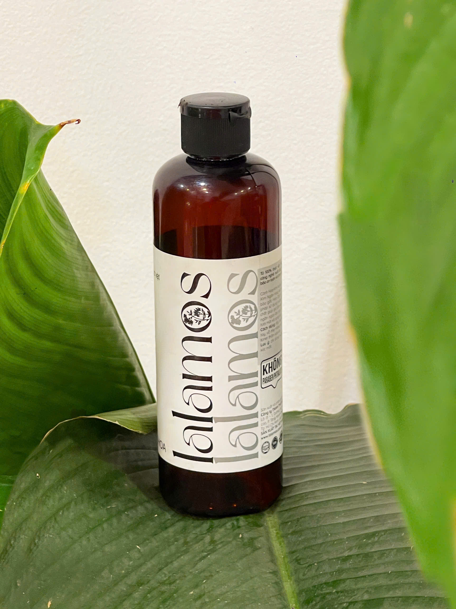 Toner Cánh Kim Ngân Hoa Lalamos Dưỡng Ẩm Và Se Khít Lỗ Chân Lông 250ml