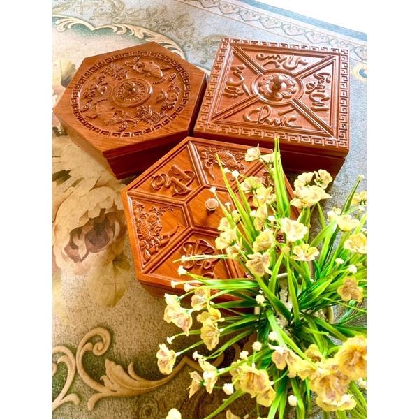 Khay đựng bánh kẹo tết ,hộp bánh kẹo tết gỗ hương khắc chữ sang trọng hình vuông, hình lục năng gỗ hương