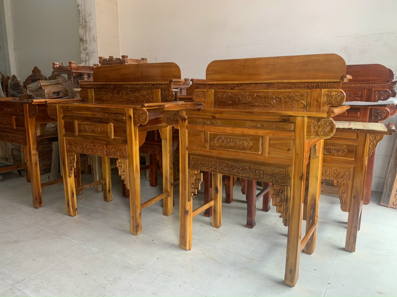 Bàn Thờ Bàn Cúng-Bàn phật-Bàn gia tiên 1 tầng ngang 1m75 Gỗ Tràm Bông Vàng