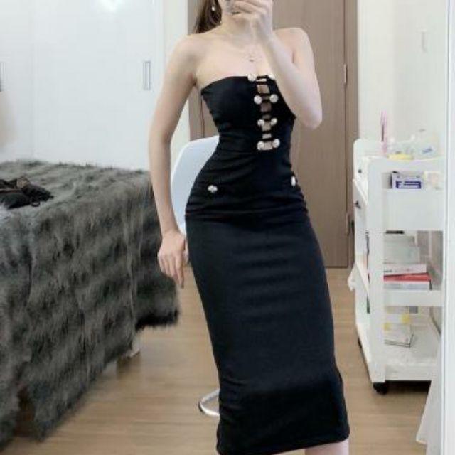 Đầm cúp hở ngực đính nút sexy