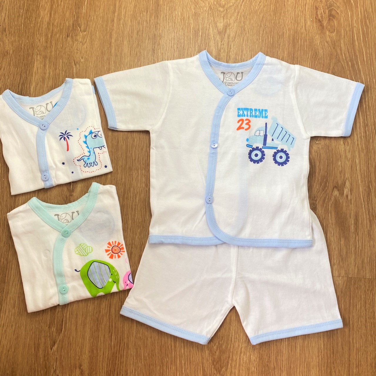 COMBO 3 Bộ quần áo sơ sinh cotton J-FR GGY | Mẫu Tay Ngắn Cài Xéo Trắng | Size 1 -4 cho bé sơ sinh -11 kg | Chất vải thun cotton 100% xịn, đẹp, mềm, họa tiết xinh | Hàng Việt Nam | Quần sơ sinh | Áo sơ sinh | Quần áo trẻ em