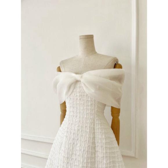 Đầm váy trễ vai gấm cao cấp phối voan trắng đen nơ ngực cúp ngực quai ivy.fashion đi biển dự tiệc dạo phố bigsize